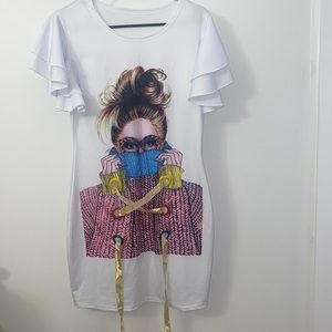 Graphic dress with strings to tie